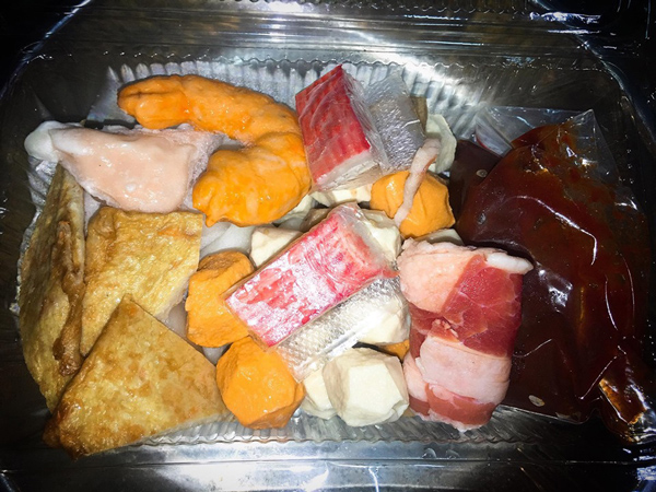 Set nguyên liệu làm lẩu này chỉ có giá 59.000 đồng dành cho 1 người ăn.