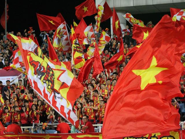 Bóng đá - Trực tiếp không khí nóng bỏng ĐT Việt Nam đấu Thái Lan: Biển người "nín thở" ở Mỹ Đình