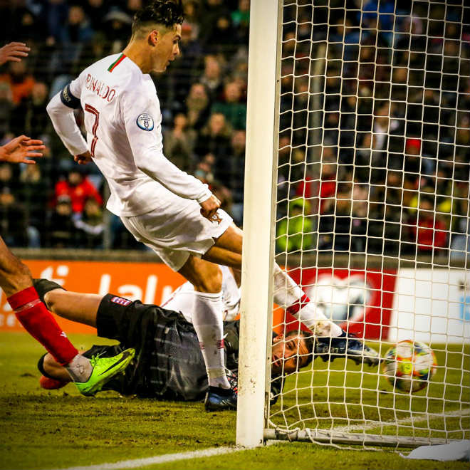 Ronaldo ghi bàn may mắn ấn định chiến thắng 2-0 của ĐT Bồ Đào Nha trên sân của ĐT Luxembourg