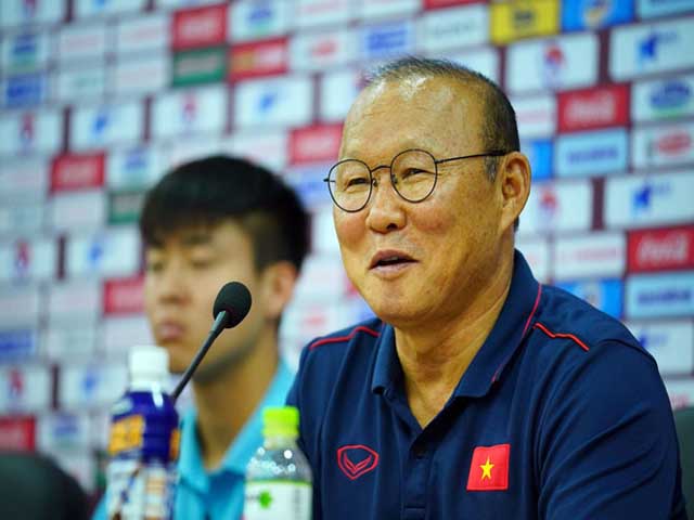 Bóng đá - Họp báo ĐT Việt Nam - Thái Lan: Thầy Park tiếc Anh Đức, "bực" với kết quả