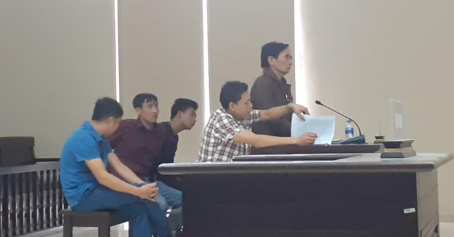 Phiên tòa được mở do có kháng cáo của đại diện gia đình người bị hại.