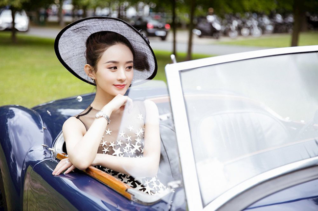 &#34;Tôi đã bào mòn sức lực của bản thân nên đã cho phép mình được nghỉ ngơi. Tôi là cô gái trẻ mà thân thể giống như bà già vậy&#34;,&nbsp;nữ diễn viên nói.