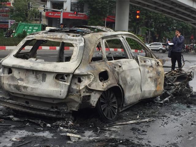 Phó Thủ tướng gửi thư khen CSGT cứu người trong vụ xe Mercedes bốc cháy