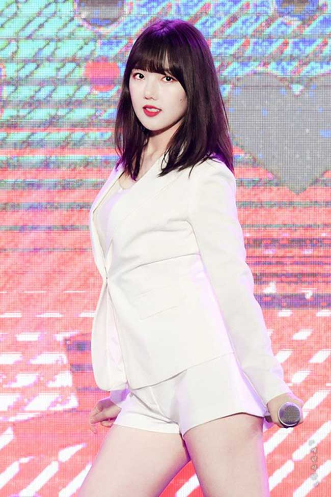 Netizen cũng từng lên tiếng phàn nàn vì trang phục&nbsp;của các thành viên G-Friend.