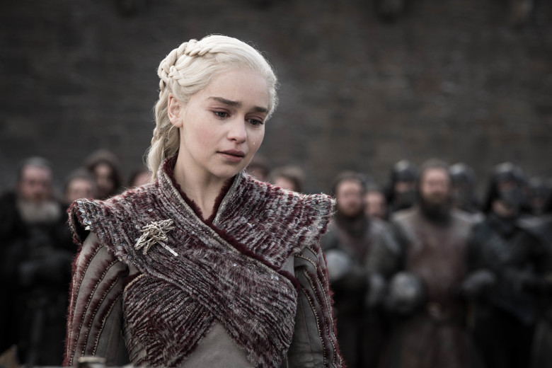 Emilia Clarke đảm nhận vai Mẹ Rồng trong Trò chơi vương quyền