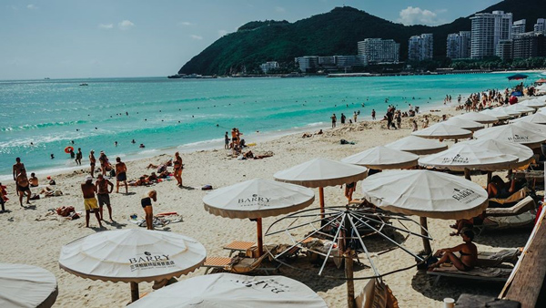 Đảo Hải Nam có bờ biển dài bờ cát trắng được thiên nhiên ưu ái