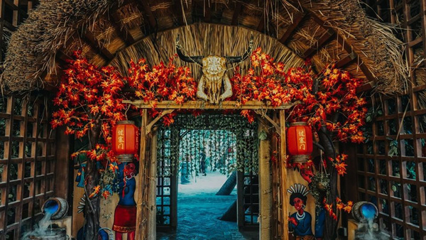 Làng dân tộc với văn hóa đặc sắc