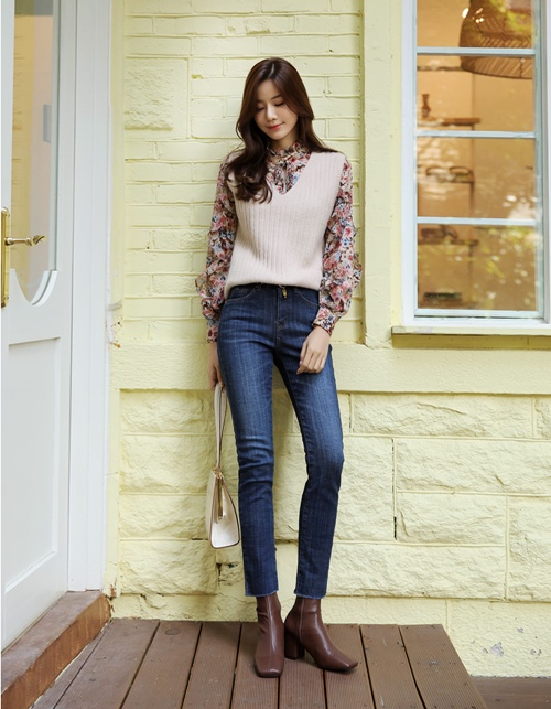 4 mẫu áo len thanh lịch hợp mặc đi làm - 2