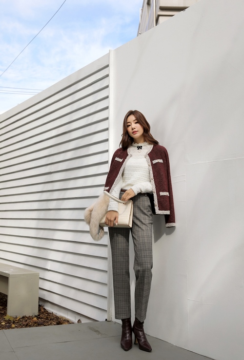 4 mẫu áo len thanh lịch hợp mặc đi làm - 1