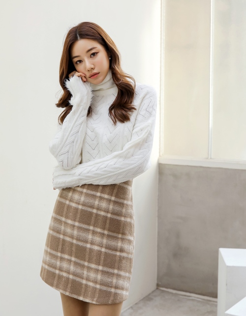 4 mẫu áo len thanh lịch hợp mặc đi làm - 9