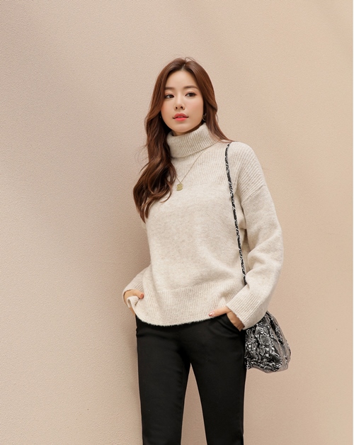 4 mẫu áo len thanh lịch hợp mặc đi làm - 5