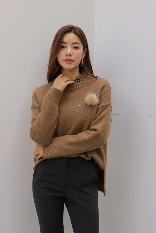 4 mẫu áo len thanh lịch hợp mặc đi làm - 7