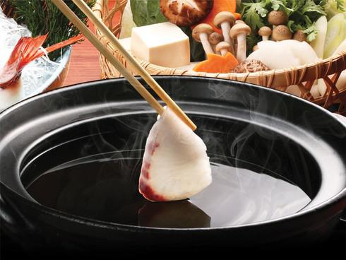 Vào mùa lạnh, việc thưởng thức những nồi lẩu ấm bụng và đầy dinh dưỡng rất được ưa chuộng tại Nhật Bản.
