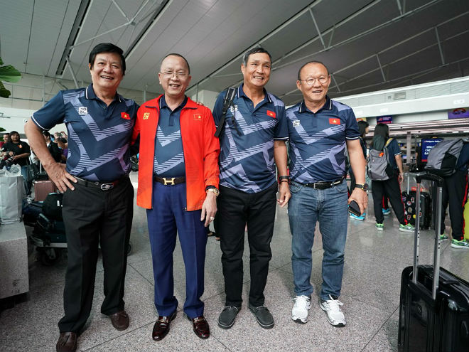 HLV Mai Đức Chung và
HLV Park Hang Seo