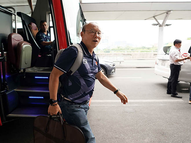 U22 Việt Nam khởi hành đi Philippines
dự SEA Games vào chiều 22/11