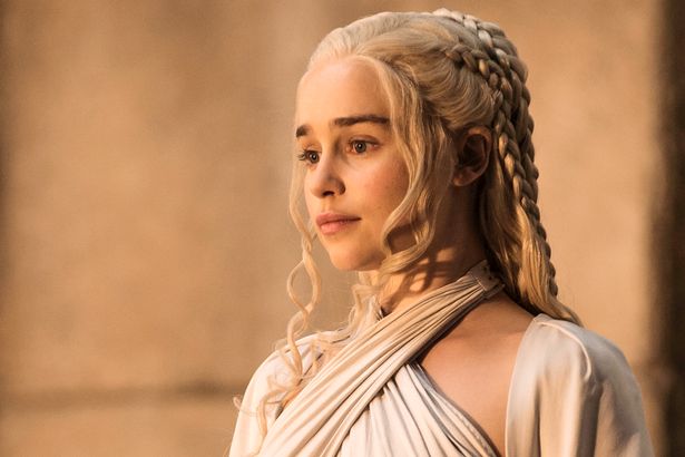 Tên tuổi của Emilia Clarke gắn liền với series "Trò chơi vương quyền".