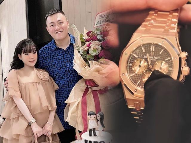 Phim - Cuộc sống ít biết của YouTuber và bà xã hot girl vừa tậu đồng hồ 2,5 tỷ đồng