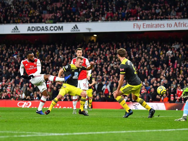 Bóng đá - Video highlight trận Arsenal - Southampton: Sai lầm liên tiếp, thoát thua phút bù giờ