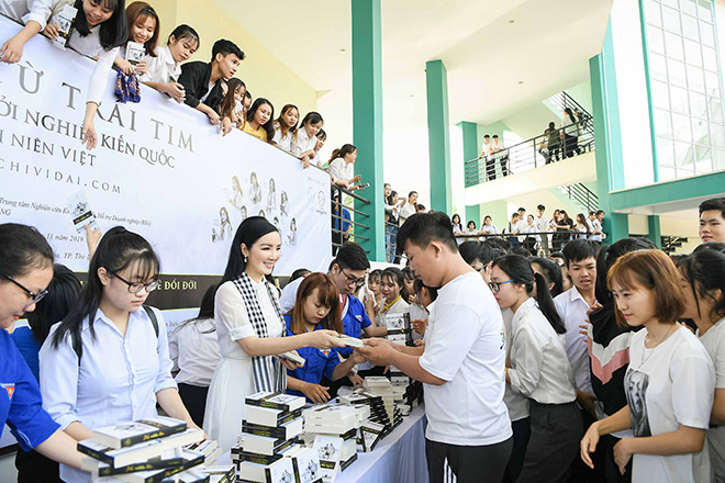 Ca sĩ Minh Hằng: Trân trọng người kiến tạo Hành trình ý nghĩa lớn - 2