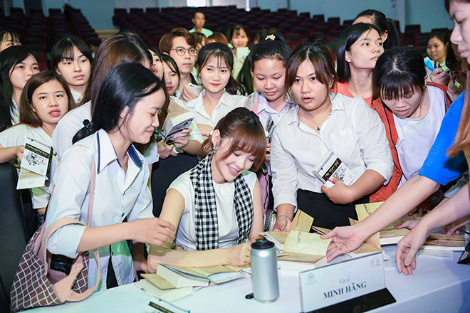 Ca sĩ Minh Hằng: Trân trọng người kiến tạo Hành trình ý nghĩa lớn - 6