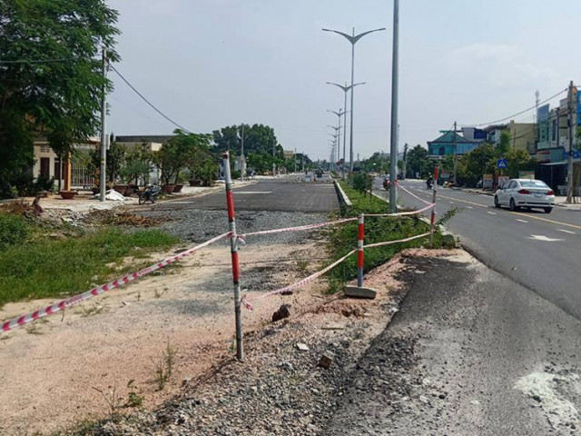 Tin tức trong ngày - Đường gần 300 tỷ dang dở vì vướng… 1 hộ dân