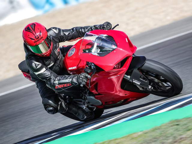 2020 Ducati Panigale V2: Mẫu sport bike thiết kế đẹp, dễ lái cho dân mê xe