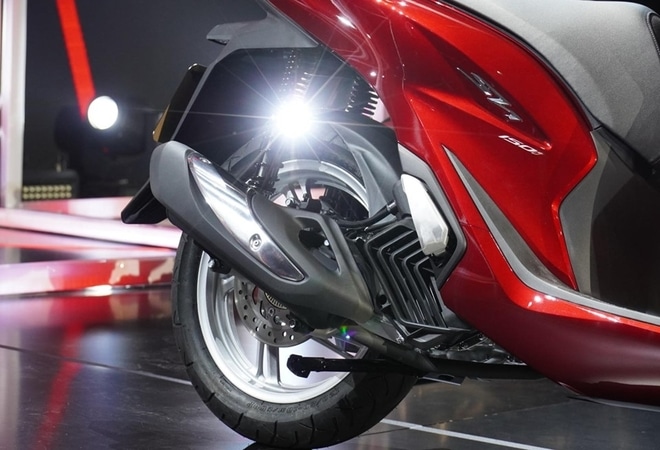 2020 Honda SH lỡ hẹn, SH đời cũ đang tăng giá sốc từng ngày - 3