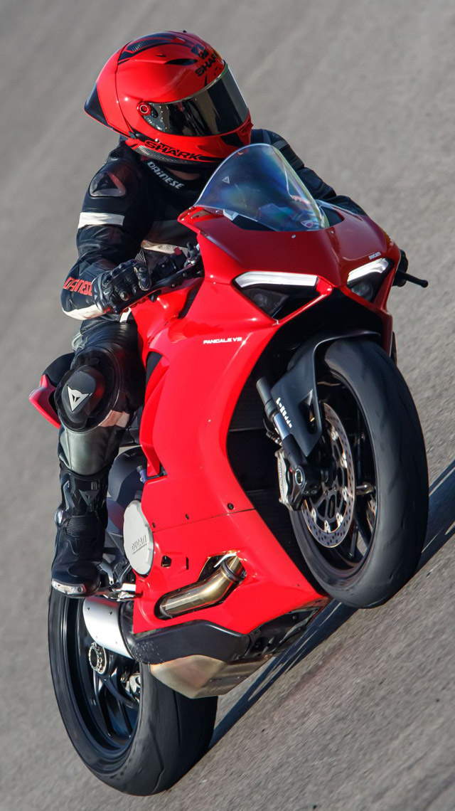 2020 Ducati Panigale V2: Mẫu sport bike thiết kế đẹp, dễ lái cho dân mê xe - 3
