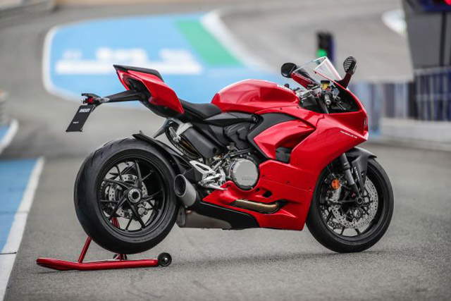 2020 Ducati Panigale V2: Mẫu sport bike thiết kế đẹp, dễ lái cho dân mê xe - 2