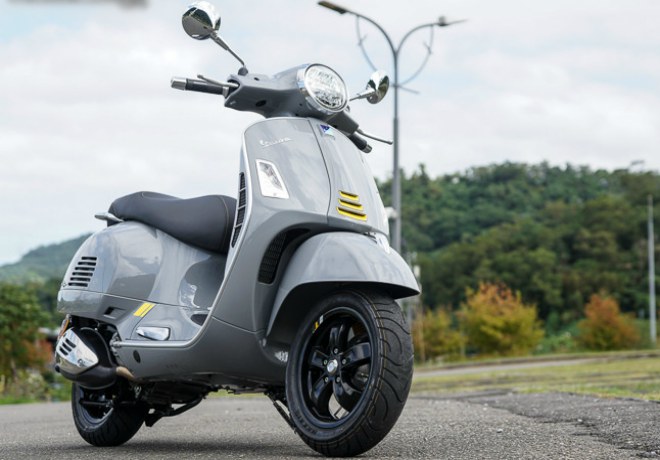 Đánh giá Vespa GTS 300 hpe SuperTech, ngôi sao sáng làng xe sang - 2