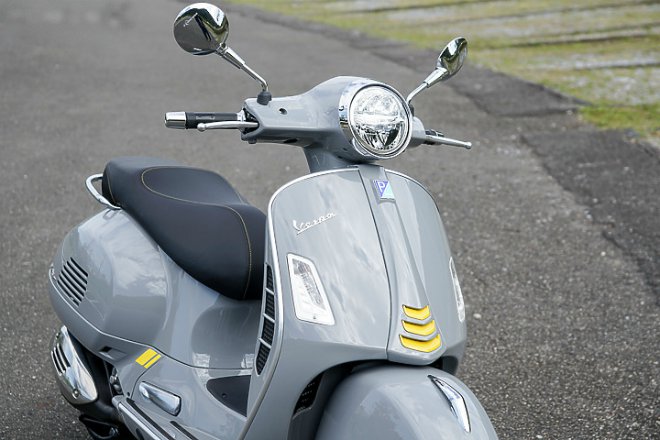 Đánh giá Vespa GTS 300 hpe SuperTech, ngôi sao sáng làng xe sang - 6