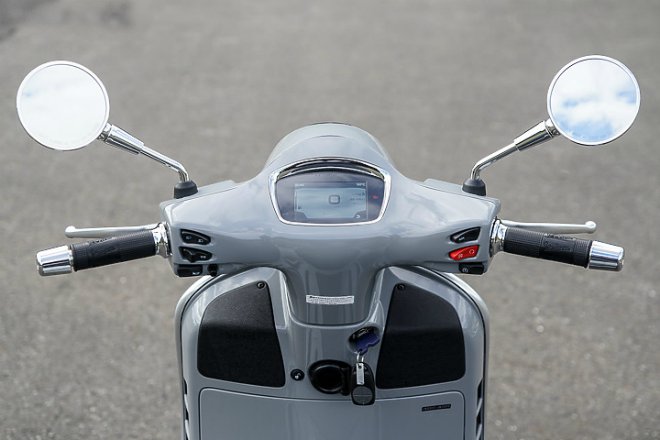 Đánh giá Vespa GTS 300 hpe SuperTech, ngôi sao sáng làng xe sang - 8