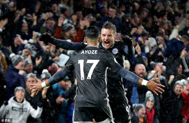 Leicester City đang ngạo nghễ ngôi nhì bảng và tiếp tục kiên trì bám đuổi Liverpool