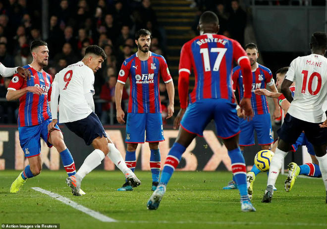 Liverpool thắng vất vả trên sân của Crystal Palace nhờ Firmino tỏa sáng cuối trận