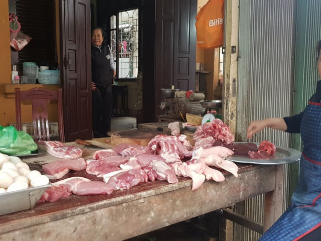 Đầu tuần, giá thịt lợn tăng chưa từng có