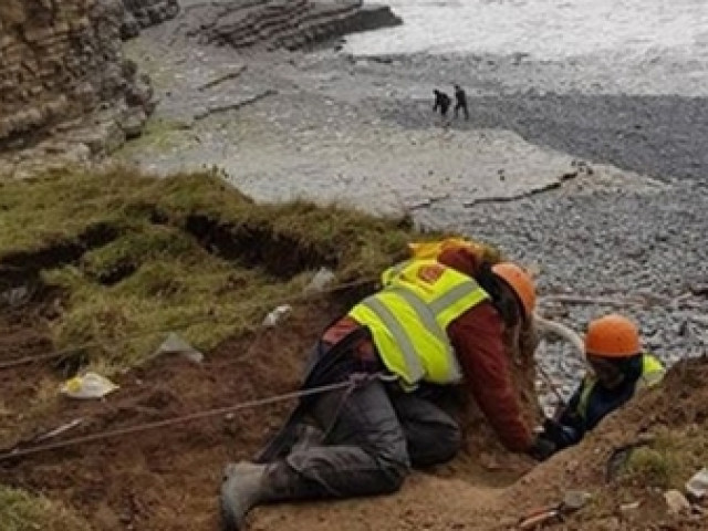 Du lịch - Phát lộ 6 bộ hài cốt trăm năm tuổi bên bờ biển