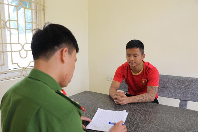 Cơ quan Công an lấy lời khai của đối tượng Nguyễn Văn Anh.