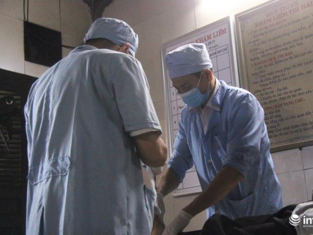 Tin tức trong ngày - Lạnh người với nghề "trang điểm cho xác chết"