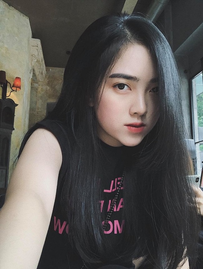 Bạn gái của Chinh &#34;đen&#34; có nhan sắc không thua kém bất kỳ hot girl nào.