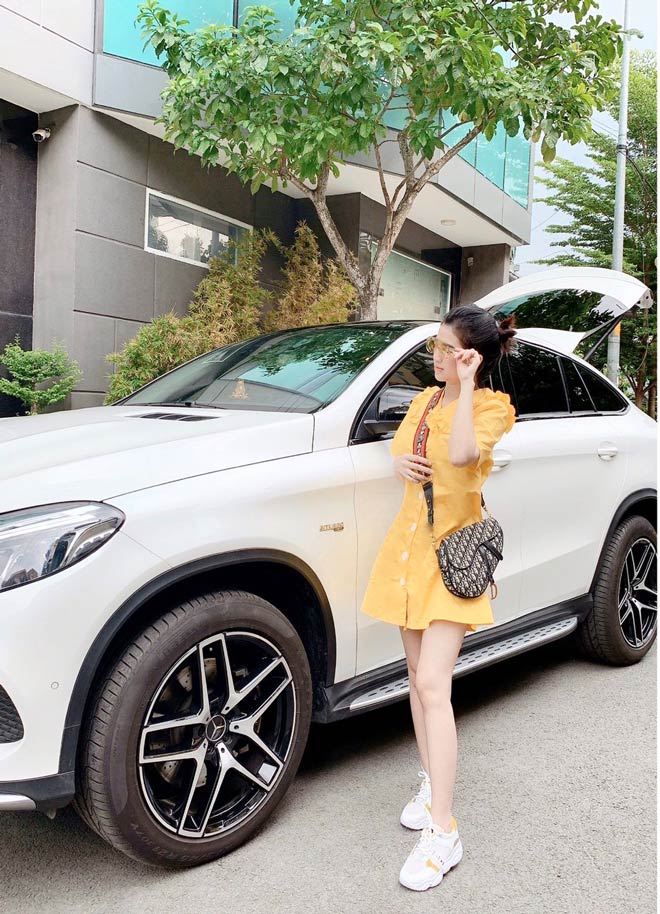 Ngỡ ngàng trước nhan sắc sau sinh của mẹ 3 con - 5