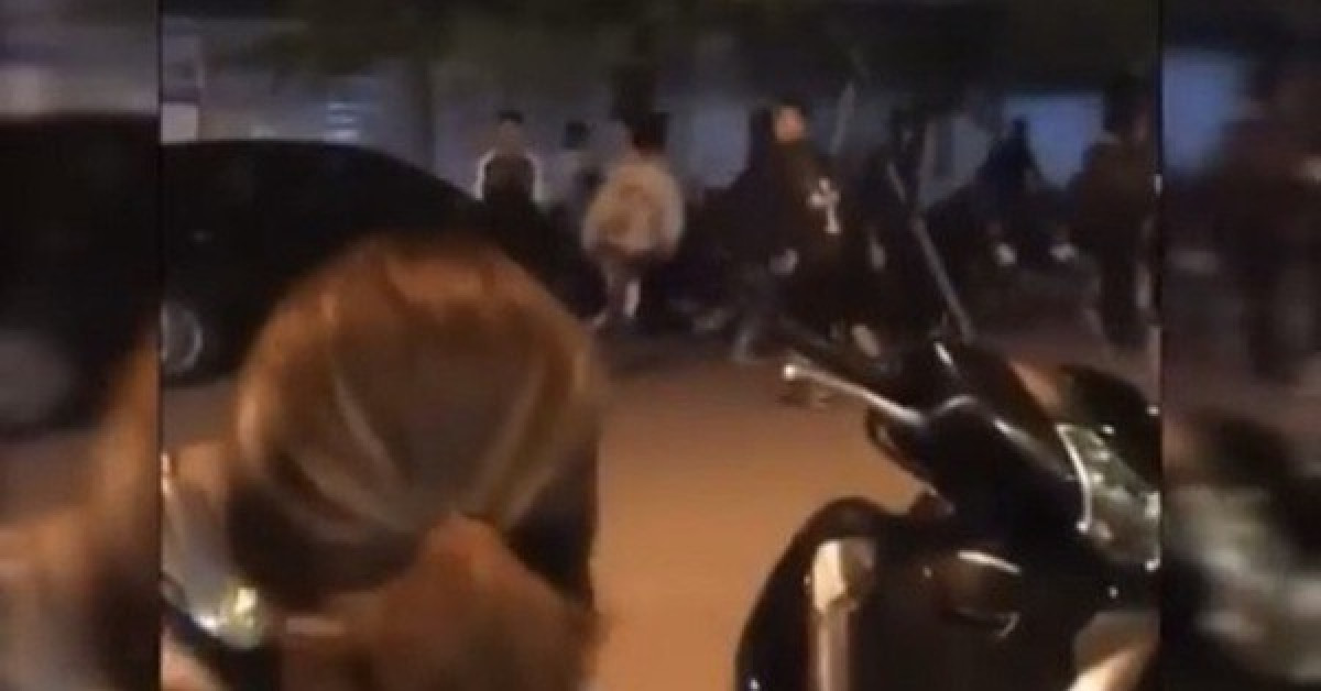 Pháp luật - Hàng chục thanh thiếu niên 2 băng nhóm vác hung khí rượt đuổi nhau trong đêm