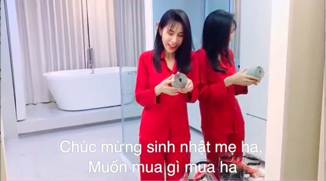 Công Vinh tặng cả cọc tiền 500 ngàn làm quà sinh nhật, Thủy Tiên nói điều bất ngờ - 6