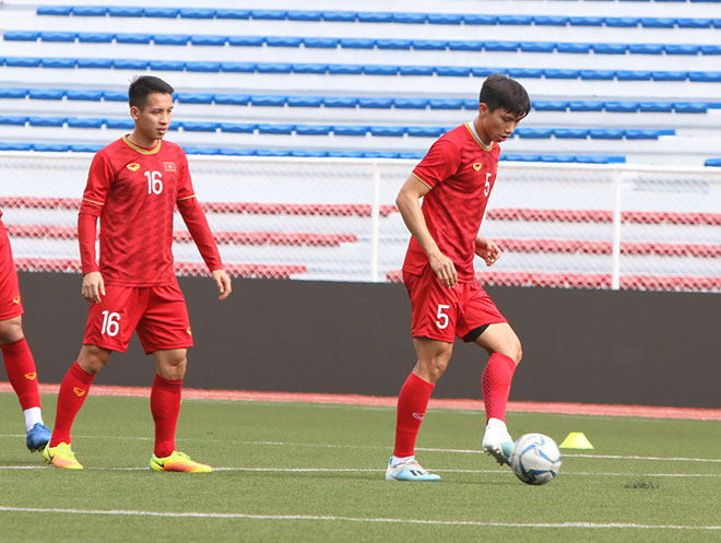 Quang Hải, Văn Hậu “luyện công” quyết tranh nhất bảng với U22 Thái Lan - 7
