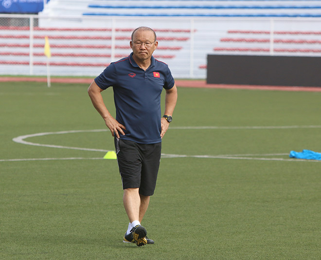 Có chiến thắng đậm 6-0 trước U22 Brunei trong ngày ra quân, thầy Park khuyên các học trò không nên ăn mừng mà phải hướng đến các trận đấu quan trọng phía trước