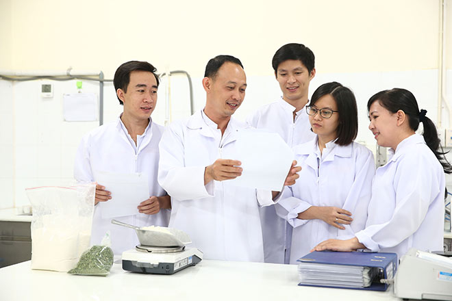 Đội ngũ nhân viên QA được tập huấn định kỳ để nâng cao kiến thức chuyên ngành