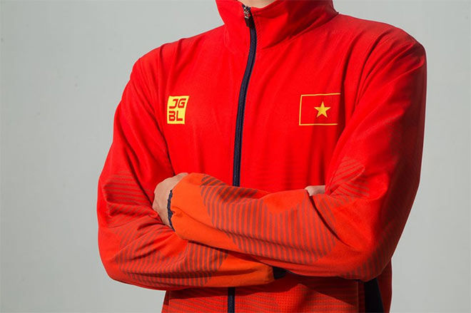 Hé lộ hình ảnh những chiếc áo Sea Game đầu tiên đến tay người hâm mộ