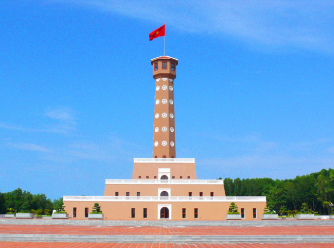 Công trình Cột cờ Hà Nội tại Mũi Cà Mau.