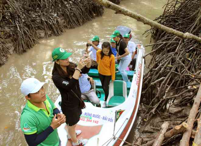 Tới Cà Mau "phượt" ca nô qua rừng đước, ăn toàn của ngon vật lạ - 4