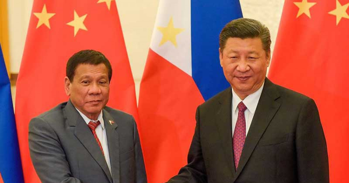 Tổng thống Philippines Rodrigo Duterte trong cuộc gặp Chủ tịch Trung Quốc Tập Cận Bình năm 2017. Ảnh: CNN