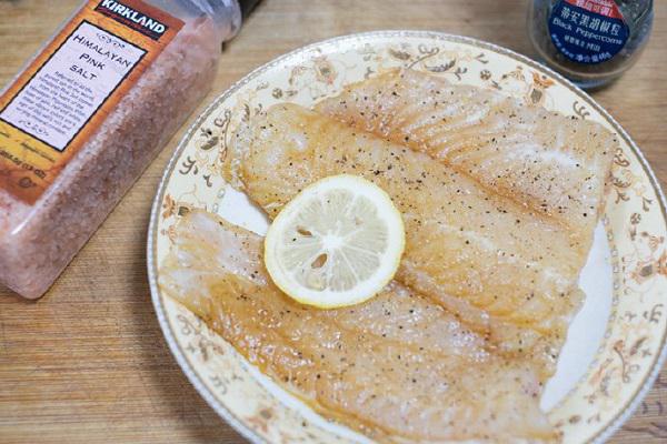 Chiên cá chỉ cần cho thêm thứ này đảm bảo không tanh, không bắn dầu lại thơm ngon - 2